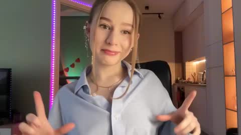 Alisa online show from December 14, 6:46 am