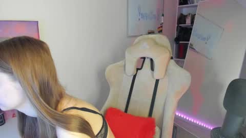 Snapshot of whole_eternity chatting on December 3, 1:32 pm Abby online show from December 3, 1:32 pm