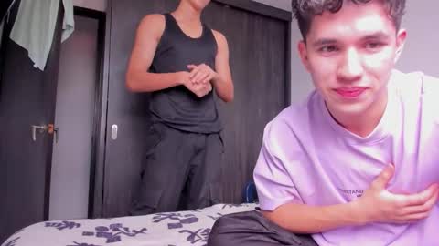 Snapshot of whos_he chatting on December 3, 4:38 pm whos_he online show from December 3, 4:38 pm