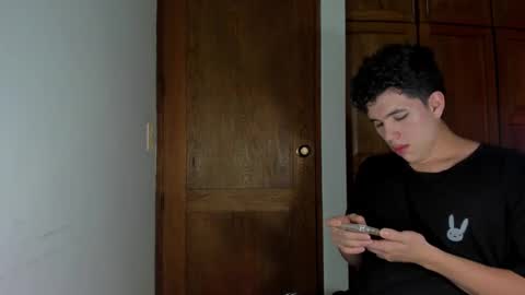 Snapshot of whos_he chatting on January 10, 8:32 pm whos_he online show from January 10, 8:32 pm