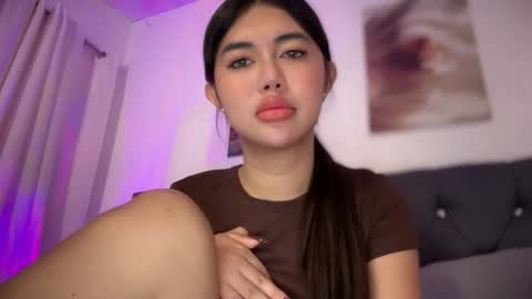 Snapshot of whoss_sofia chatting on January 16, 9:35 am Sofia online show from January 16, 9:35 am