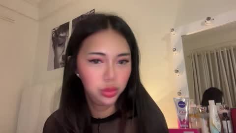 Snapshot of whoss_sofia chatting on April 14, 4:13 pm Sofia online show from April 14, 4:13 pm