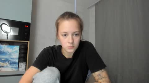 Snapshot of why_again_me chatting on September 30, 6:35 pm Veronica online show from September 30, 6:35 pm