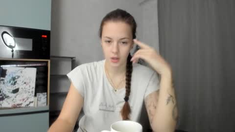 Snapshot of why_again_me chatting on December 13, 7:53 pm Veronica online show from December 13, 7:53 pm