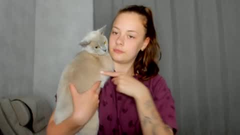 Veronica online show from April 22, 7:37 pm