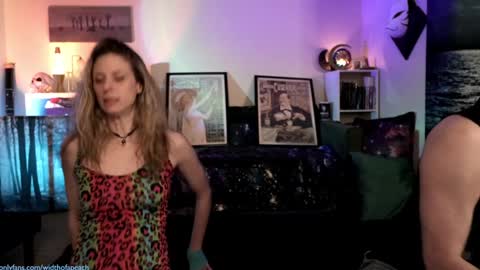 Gretchen  Jimmy online show from January 8, 3:51 am
