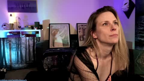 Gretchen  Jimmy online show from January 18, 2:03 am