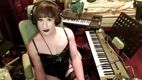 Countess of Hotdogs online show from January 12, 3:23 am