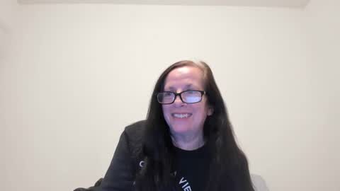 Wiggly Peach Goddess online show from February 8, 4:05 am