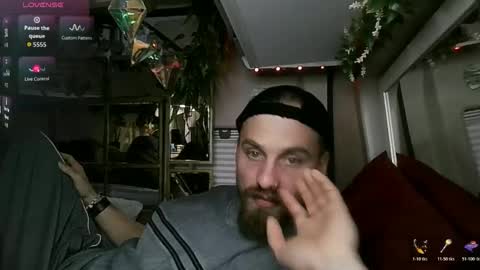 wilclyde1996 online show from November 28, 3:20 am