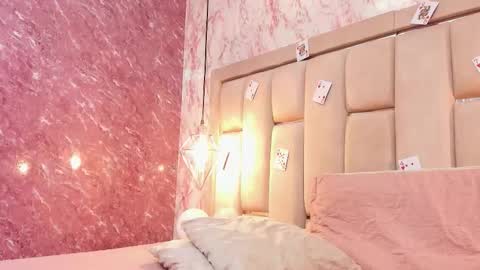 wild_firee_ online show from October 31, 9:27 pm