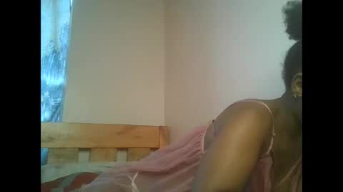 Snapshot of wildflowerrose chatting on March 27, 8:26 am Merci online show from March 27, 8:26 am