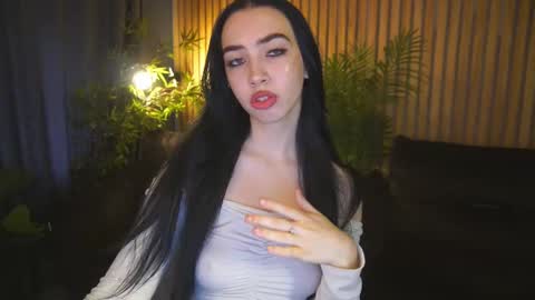 Snapshot of wildkittenx_ chatting on October 22, 6:46 am Alena online show from October 22, 6:46 am