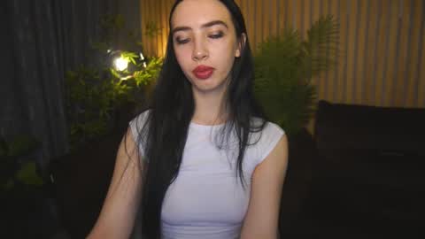 Snapshot of wildkittenx_ chatting on October 23, 5:51 am Alena online show from October 23, 5:51 am