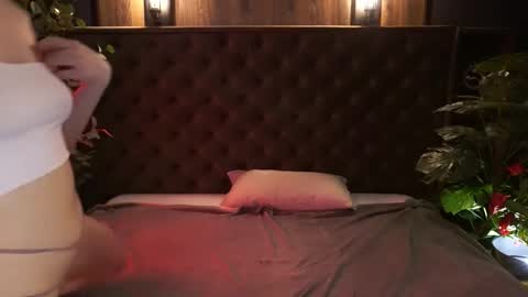 Alena online show from March 25, 6:52 am