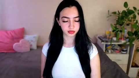 Snapshot of wildkittenx_ chatting on June 27, 4:06 am Alena online show from June 27, 4:06 am