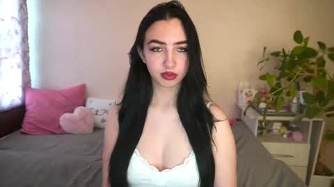 Snapshot of wildkittenx_ chatting on July 5, 4:30 am Alena online show from July 5, 4:30 am