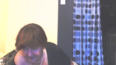 WildRedCat online show from November 22, 1:43 pm