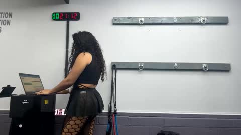 WildRose online show from November 5, 2:11 am