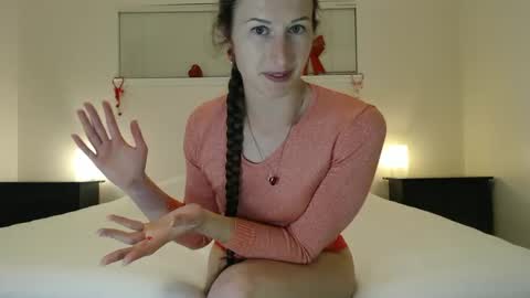 WildRose L - check my Pinned tweet if you dont see me online within 5 minutes after Ive sent email notifications online show from February 14, 2:50 am