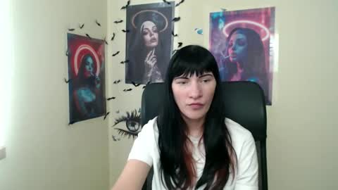 Snapshot of wildsoul8 chatting on March 31, 11:54 am Rosalinda online show from March 31, 11:54 am