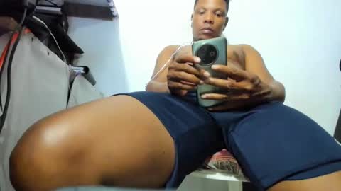 Snapshot of wilfer484725 chatting on March 13, 3:02 am wilfer online show from March 13, 3:02 am