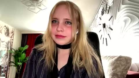 Snapshot of wilhelminafraker chatting on May 24, 2:11 pm Anny online show from May 24, 2:11 pm