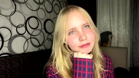 Snapshot of wilhelminafraker chatting on June 1, 12:18 pm Anny online show from June 1, 12:18 pm