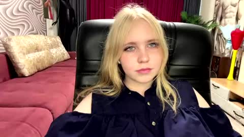 Anny online show from June 21, 9:12 am
