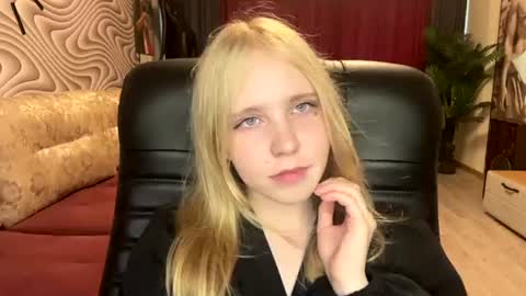 Anny online show from June 29, 8:20 am