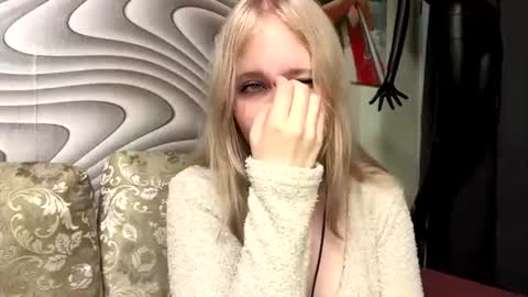 Anny online show from July 26, 9:05 am