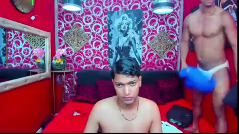 Snapshot of wilianpein chatting on July 13, 5:27 pm wilianpein online show from July 13, 5:27 pm