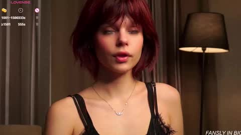 Snapshot of willalwaysloveyouuuuu chatting on November 15, 11:07 am Eva online show from November 15, 11:07 am