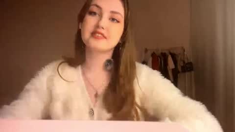 Snapshot of willatrisch chatting on October 19, 2:18 pm Kate online show from October 19, 2:18 pm
