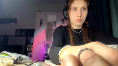 Alice online show from March 21, 6:33 pm