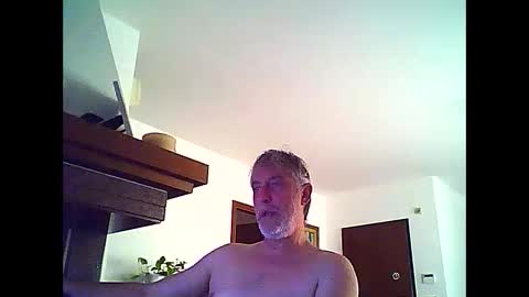 Snapshot of willfire71 chatting on May 16, 6:54 am Willfire71 online show from May 16, 6:54 am