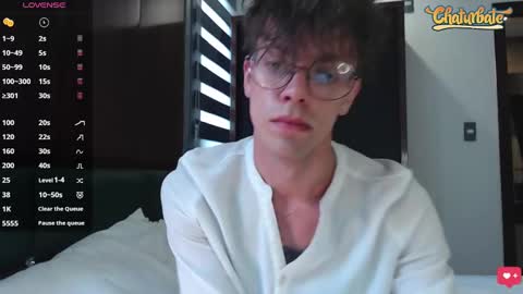 William online show from December 25, 7:57 am