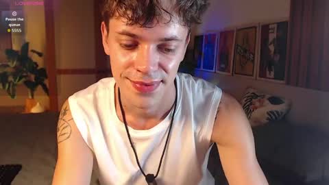 Snapshot of william_henry_a chatting on May 20, 1:17 pm William online show from May 20, 1:17 pm