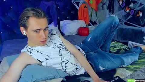 William online show from October 19, 4:02 am