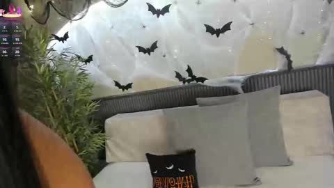 Snapshot of willow_hendrix chatting on October 27, 11:58 am Ms Willow online show from October 27, 11:58 am