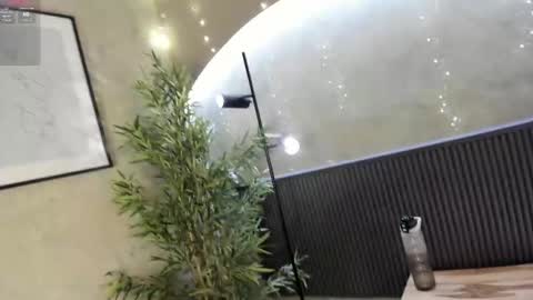 Snapshot of willow_hendrix chatting on November 18, 1:15 pm Ms Willow online show from November 18, 1:15 pm