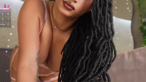 Snapshot of willow_hendrix chatting on November 27, 2:41 pm Ms Willow online show from November 27, 2:41 pm