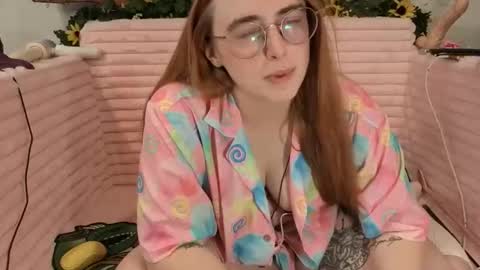 Snapshot of willowthewhips87 chatting on April 16, 5:03 pm Willow online show from April 16, 5:03 pm