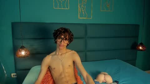 willturneer online show from March 27, 8:26 am