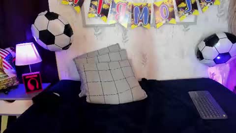 Snapshot of willy_diamond chatting on June 12, 9:14 pm Willy Diamond online show from June 12, 9:14 pm