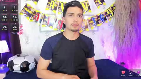 Snapshot of willy_diamond chatting on June 15, 7:27 pm Willy Diamond online show from June 15, 7:27 pm