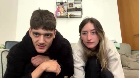 Snapshot of willy_est_95 chatting on June 4, 12:00 pm willy_est_95 online show from June 4, 12:00 pm