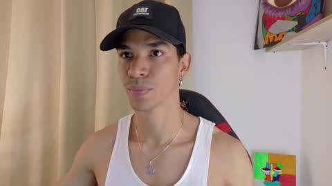 willy_veins online show from October 1, 8:37 pm