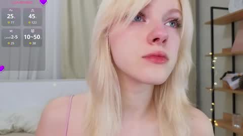 Snapshot of wilonebute chatting on October 13, 11:16 pm Mary online show from October 13, 11:16 pm