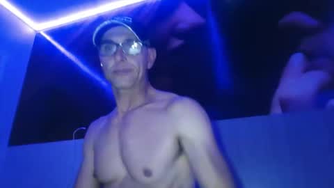 wiludoit online show from February 11, 2:49 am